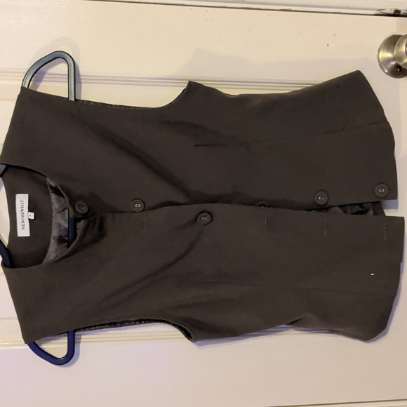 WeWoreWhat Charcoal Vest And Skort - Picture 6 of 9